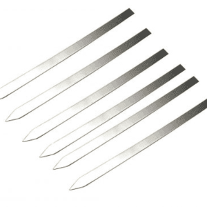 سیخ کباب گالوانیزه، یکی از ابزارهای رایج و پرکاربرد برای تهیه کباب کوبیده است. این سیخ‌ها به دلیل ویژگی‌های خاص خود، برای این نوع کباب مناسب هستند.