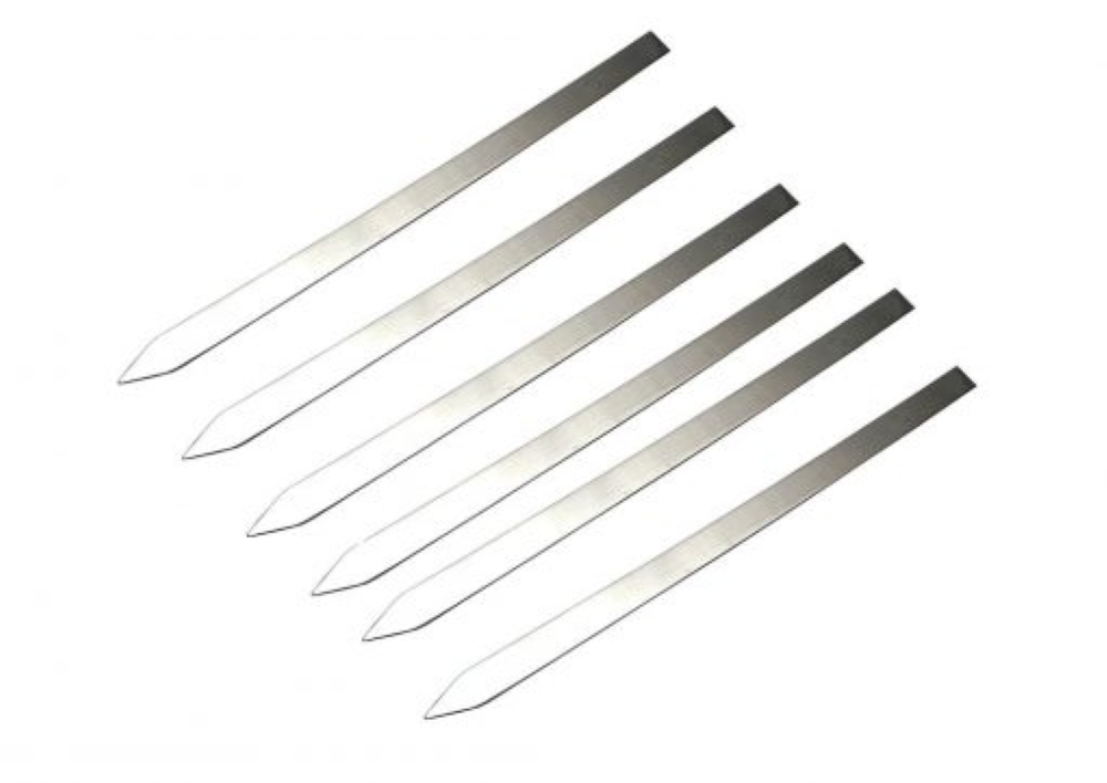 سیخ کباب گالوانیزه، یکی از ابزارهای رایج و پرکاربرد برای تهیه کباب کوبیده است. این سیخ‌ها به دلیل ویژگی‌های خاص خود، برای این نوع کباب مناسب هستند.